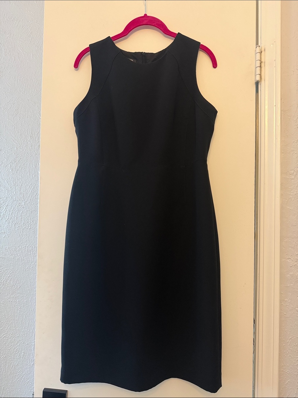 Jones New York Black Sleeveless Sheath Dress